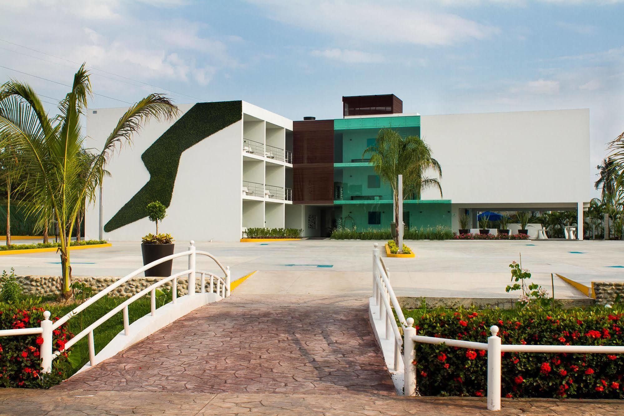 Aqua & Hotel Martinez de la Torre