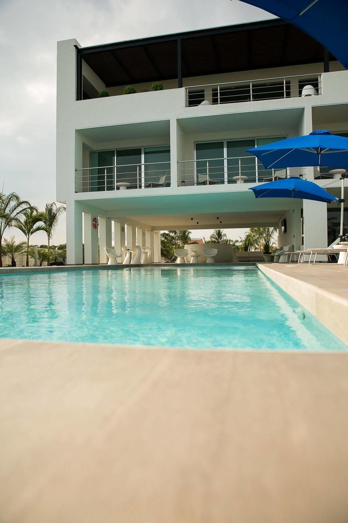 Aqua & Hotel