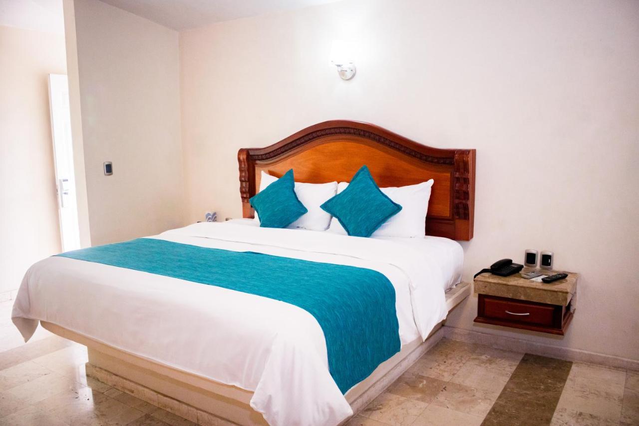 Hotel Aqua & Martinez de la Torre